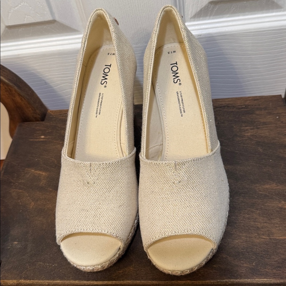 NEW- TOMS Women's Michelle Wedge Sandal - Picture 7 of 9